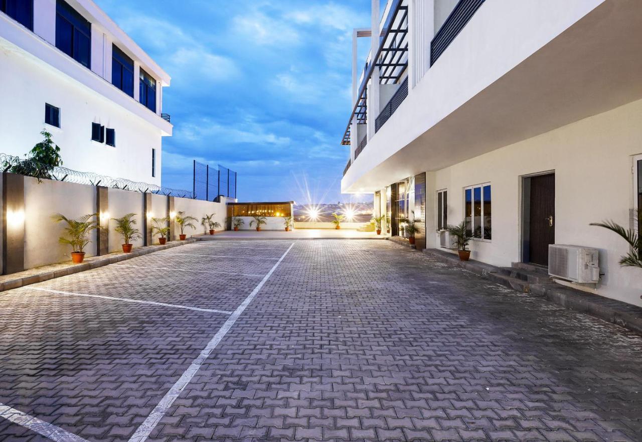 Aveon Hotel Abuja Exterior photo